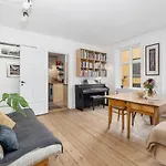 Central Penthouse Apartment With Rooftop Terrace